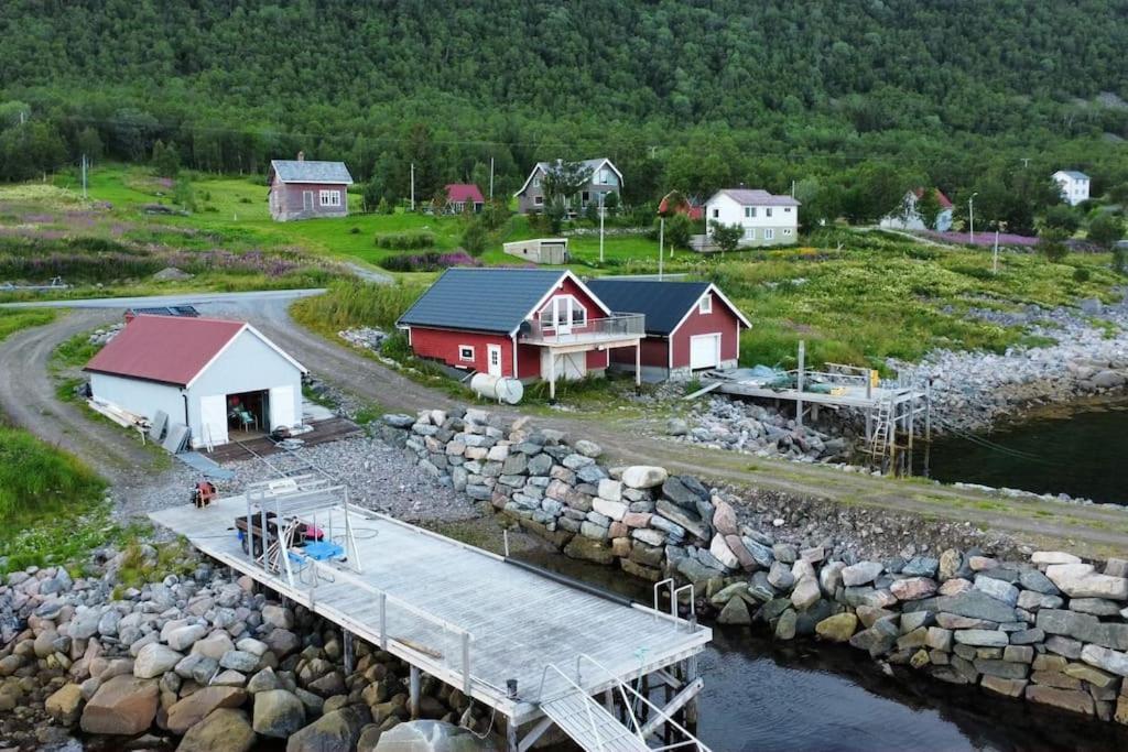 Leilighet I Rorbu Pa Kaldfarnes - Yttersia Senja Exterior foto